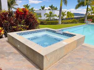 Lago Calima Bliss: Secret Garden Paradise in Darien