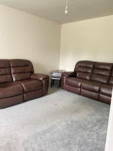 4-room detached furnished home with parking