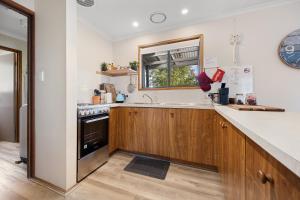 INVERLOCH - 2 Separate Houses in one!