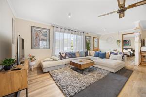 INVERLOCH - 2 Separate Houses in one!