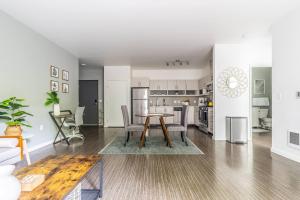 World Cup HQ one bedroom apartment Gym, Wifi, Parking, Rooftop Deck