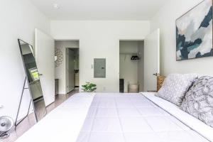 World Cup HQ one bedroom apartment Gym, Wifi, Parking, Rooftop Deck