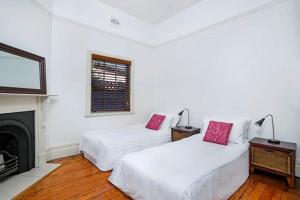 FAB05-Charming Leafy 3BR Home, Walk To Manly Beach