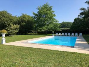 Maisons de vacances La Parenthese UN Conflans, piscine, charme standing 15 couchages : photos des chambres