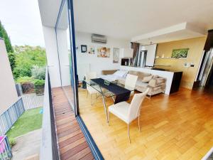 Bella Vista Lux Apartment with private Terace 