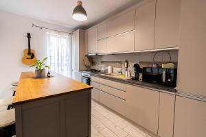 Arté - 2 Bedroom Apartment near Coresi Mall with Free Parking