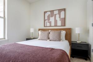 Somerville 1br w wd gym roof nr Assembly T BOS-840