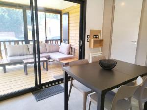 Villages vacances Les Cottages de La Baule : Chalet de standing 7 personnes - Piscine : photos des chambres