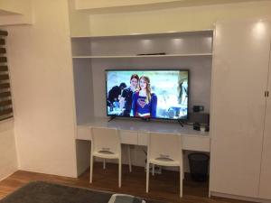 Cozy35sqm w parking balcony WifiNetflix near Mall