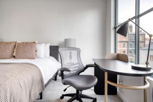 S Beach 2BR wPool Gym next to SF Bay SFO-29