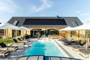 Premium Ferienhaus Das Farmhaus - Auf den Moselhöhen - Pool, Sauna, Kino, Garten - Lieg