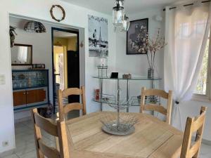 Villas Villa climatisee a 3 min du centre ville a pied. : photos des chambres