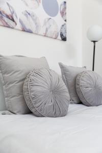 Modern & Cozy Studio, 15mins walk to Notting Hill! 2