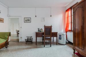Lovely & Roomy Venetian Apartment x7!