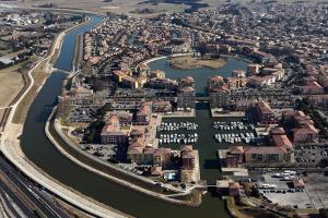 Campings BT - L'Aventura 2 ch, 2 sdb, entre mer et Petite Camargue, super equipe : photos des chambres