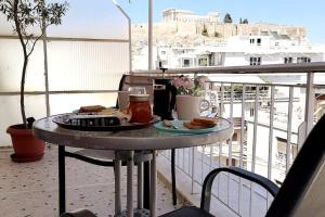 Acropolis Area Flat with Parthenon Views