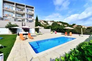 Bretia Apartments - Sutivan