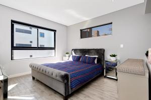 Modern Luxury apartment in Hyde Park, Sandton