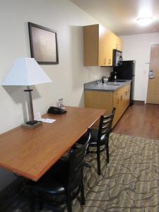 Queen Room with Kitchenette room in Aspen Suites Hotel Kenai