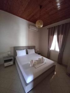 GKOROS HOUSE OLD TOWN