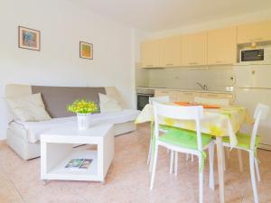 Apartment With a Garden