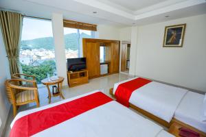 Phòng 4 người Nhìn ra cảnh Núi non (Quadruple Room with Mountain View)