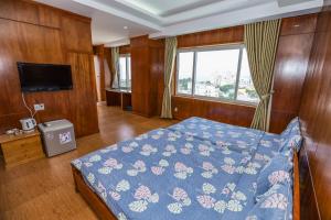 Căn Hộ Nhìn Ra Biển (Apartment with Sea View)