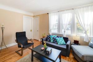 Ferndale Apartment with Yard - Near the Detroit Zoo!