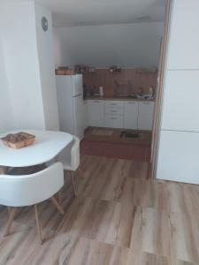 Studio apartman Lena