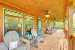 Moonshine Manor Cabin with Hot Tub, Near Lake Lure - Whitehouse