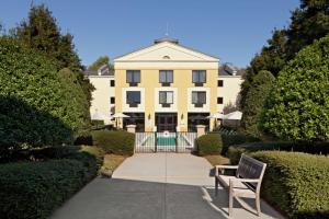 DoubleTree by Hilton Charlotte Airport