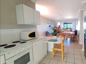 Lagoon & Ocean View Retreat