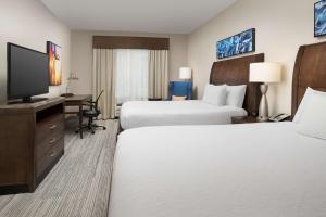 Queen Room with Two Queen Beds room in Hilton Garden Inn Charlotte Airport