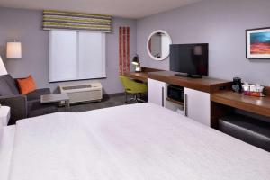 King Room with King Bed - Non-Smoking room in Hampton Inn & Suites Carson City
