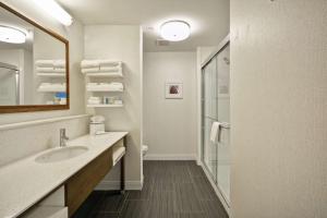 Queen Room with Two Queen Beds (4 Adults) room in Hampton Inn Blue Ash/Cincinnati OH