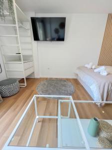 Cozy Studio with Sea Views