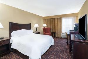 Queen Room with Mobility Access/Non-Smoking room in Hampton Inn Corydon
