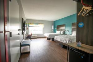 Queen Room with Two Queen Beds - Mobility Access room in Tru By Hilton Allen Dallas Tx