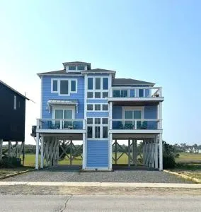 Holden Beach House Second Row with surround views! - 霍尔顿海滩