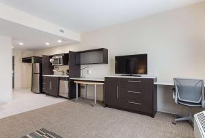 King Studio Suite - Non-Smoking room in Home2 Suites By Hilton Dallas Grand Prairie
