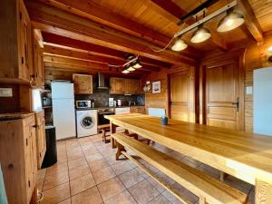 Chalets Chalet Baudelaire, 4* beau et authentique : photos des chambres