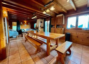 Chalets Chalet Baudelaire, 4* beau et authentique : photos des chambres