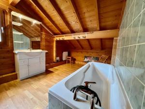 Chalets Chalet Baudelaire, 4* beau et authentique : Chalet