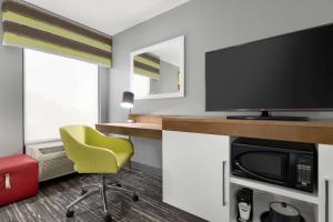 King Room with Sofa Bed and Study - Non-Smoking room in Hampton Inn Greenville-Simpsonville