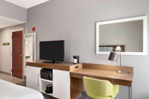 King Room - Mobility Access/Non-Smoking room in Hampton Inn Greenville-Simpsonville