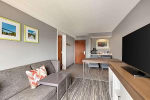 One-Bedroom King Suite - Non-Smoking room in Hampton Inn Greenville-Simpsonville