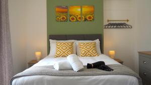 4 Bed - Parking - Close to M4 - Ideal for Work