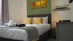 Emerald House - TV in every bedroom! - Pont-rhyd-y-fen