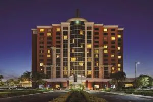 Embassy Suites by Hilton Anaheim South - 加登格罗夫