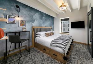King Room room in The Wayfarer DTLA
